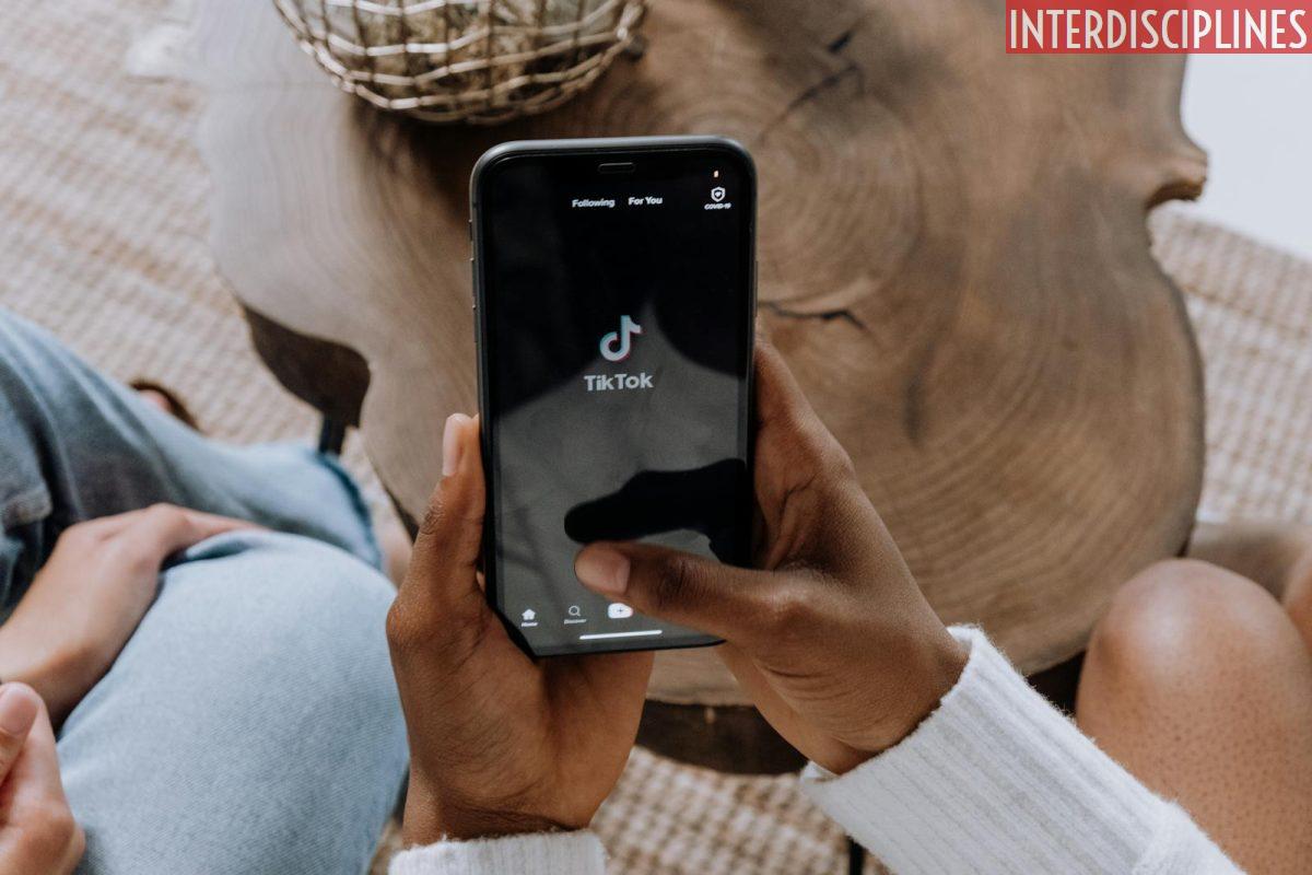 Person Holding Black Android Smartphone